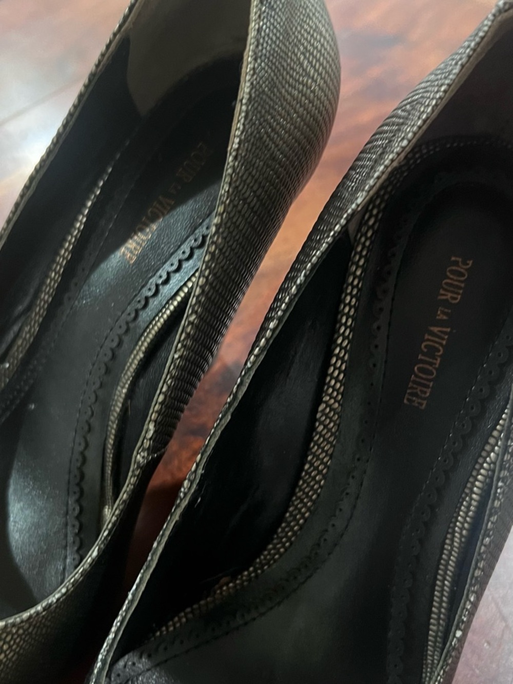 Pour La Victoire Black Pointed Toe Pumps